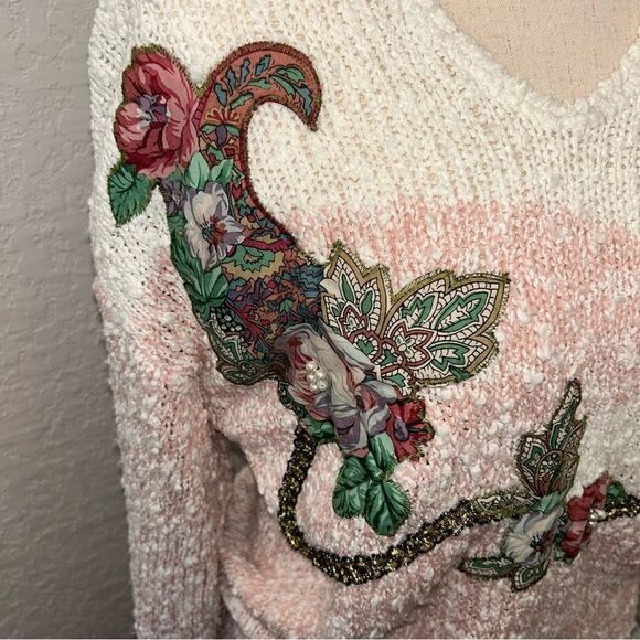 Vintage Erika Floral Paisley Print Decorative Embroidered Boucle V-neck Sweater - Picture 3 of 6